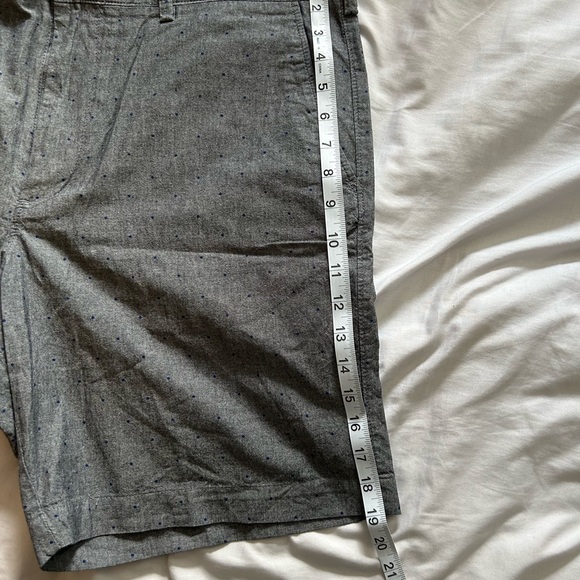 J. Crew men’s chambray shorts w/ blue polka dots. EUC. 9” inseam. Size 38. - Picture 5 of 6